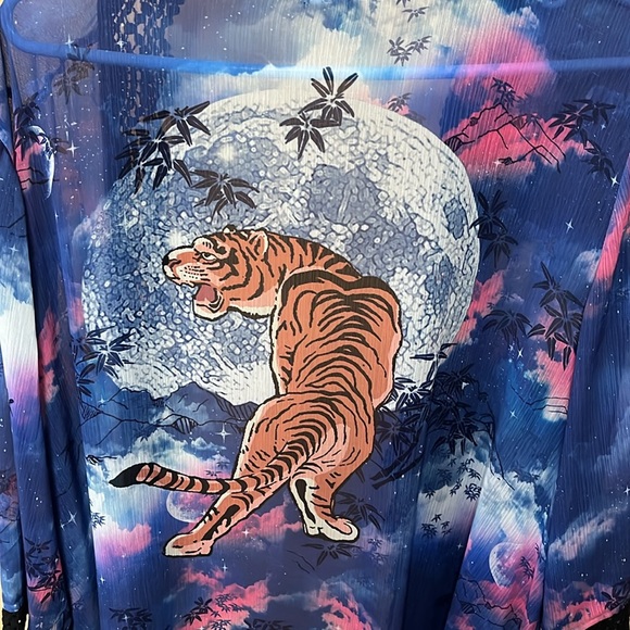 Women’s Torrid Tiger Kimono Sheer Purple Black Lace Kimono Size 1X - Picture 2 of 7